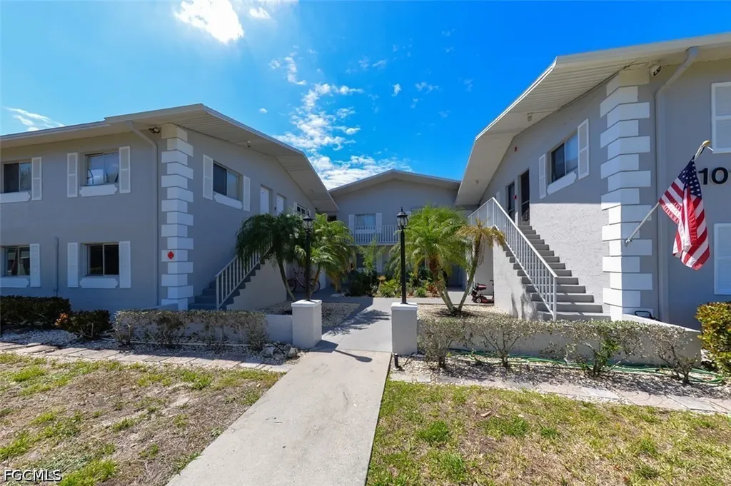 8101 Country Road Fort Myers FL 33919
