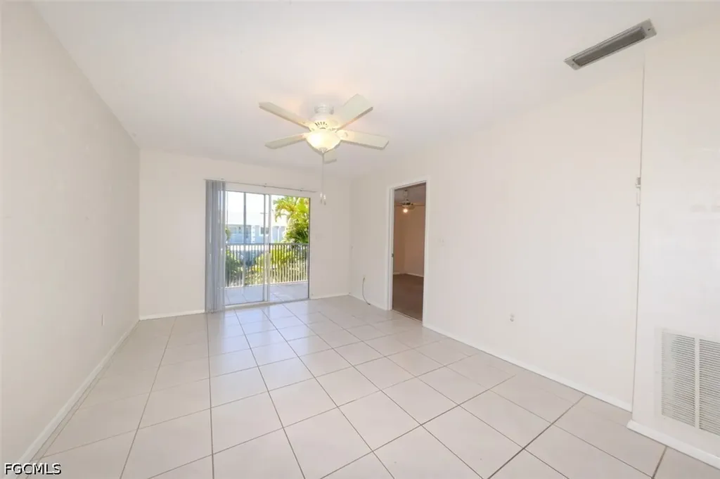 8101 Country Road Fort Myers FL 33919