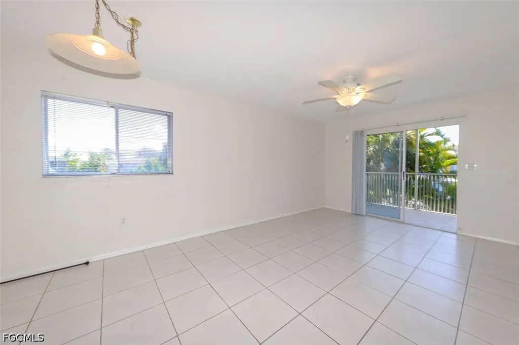 8101 Country Road Fort Myers FL 33919