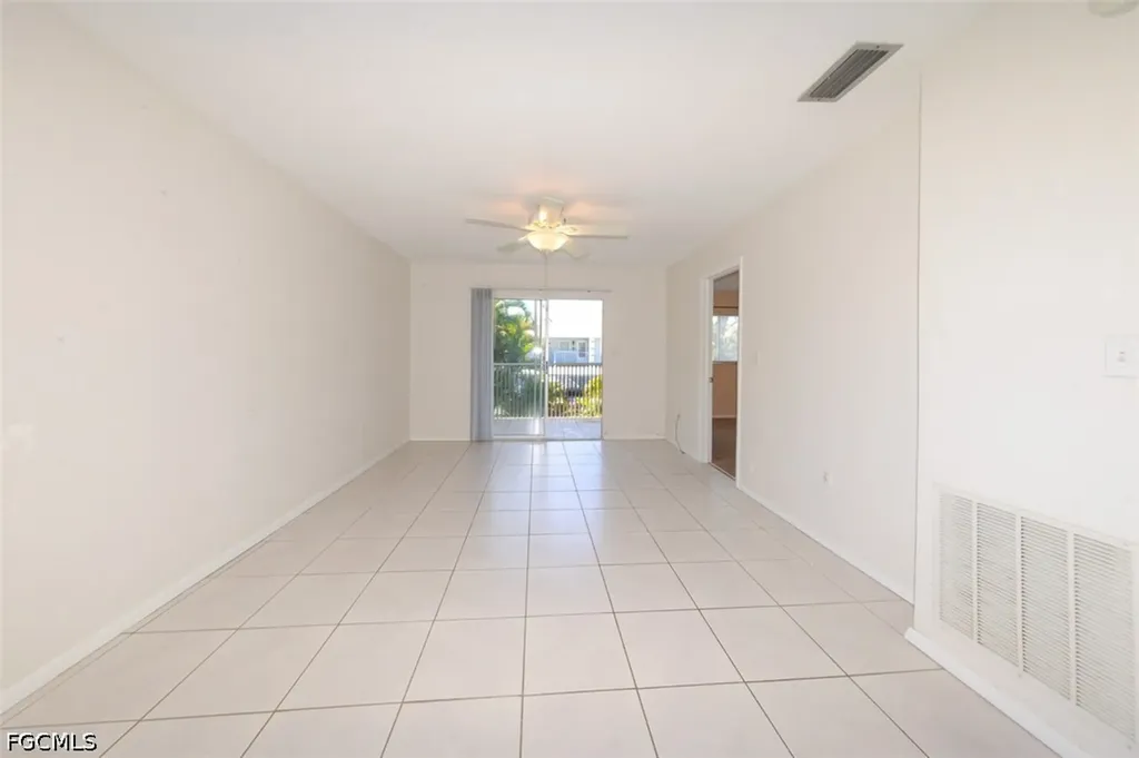 8101 Country Road Fort Myers FL 33919