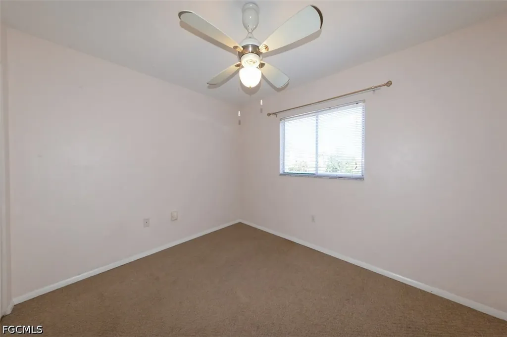 8101 Country Road Fort Myers FL 33919