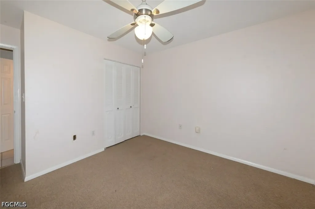 8101 Country Road Fort Myers FL 33919
