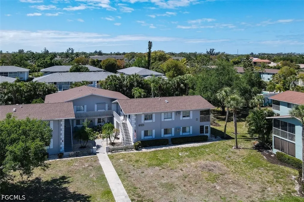 8101 Country Road Fort Myers FL 33919