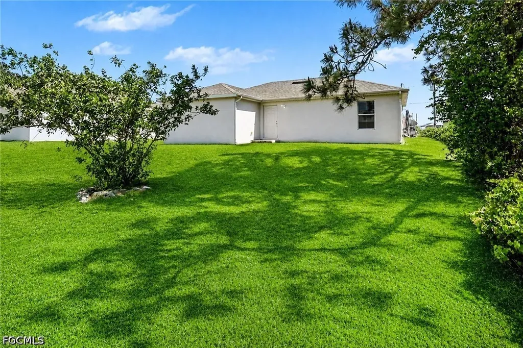 2616 14th Street SW Lehigh Acres FL 33976