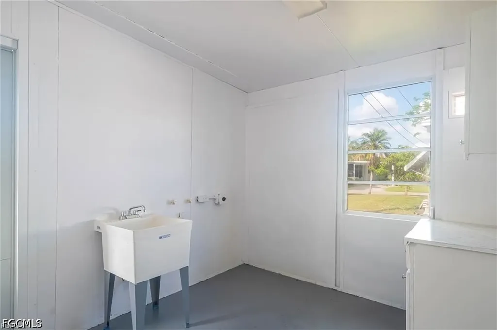 19 Garden Drive Fort Myers FL 33908