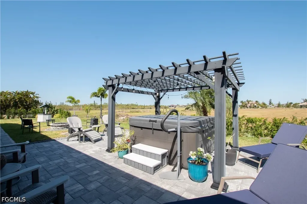 1715 NW 42nd Place Cape Coral FL 33993