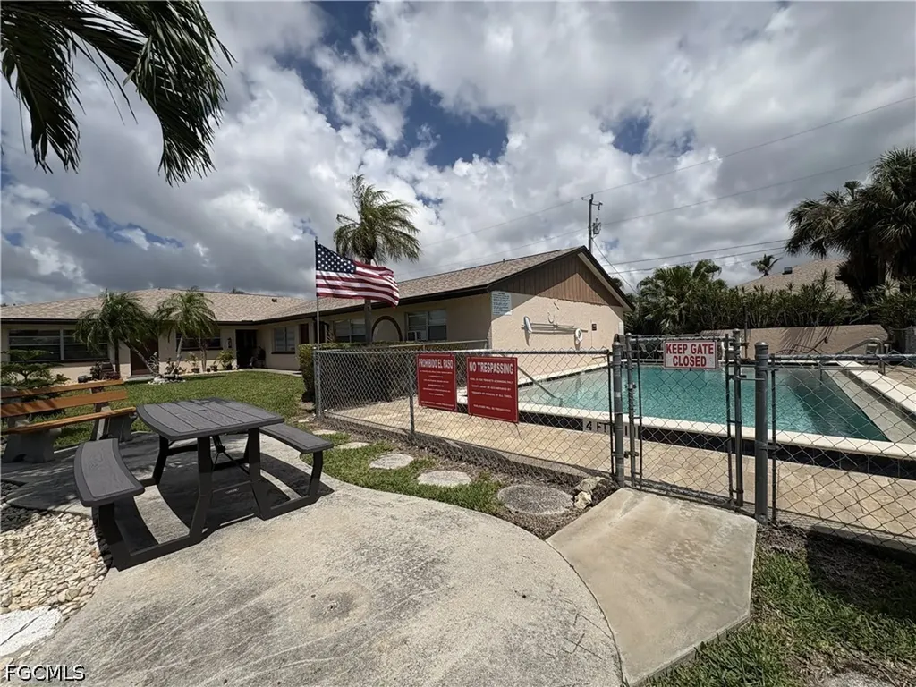 619 SE 47th Street Cape Coral FL 33904