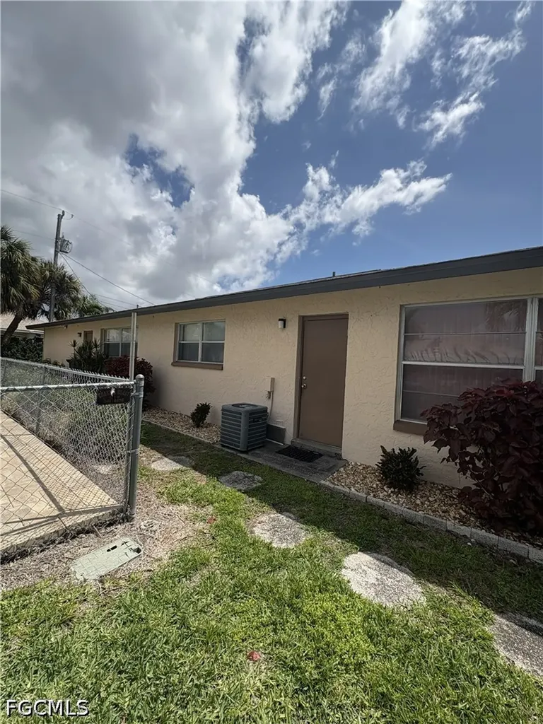 619 SE 47th Street Cape Coral FL 33904