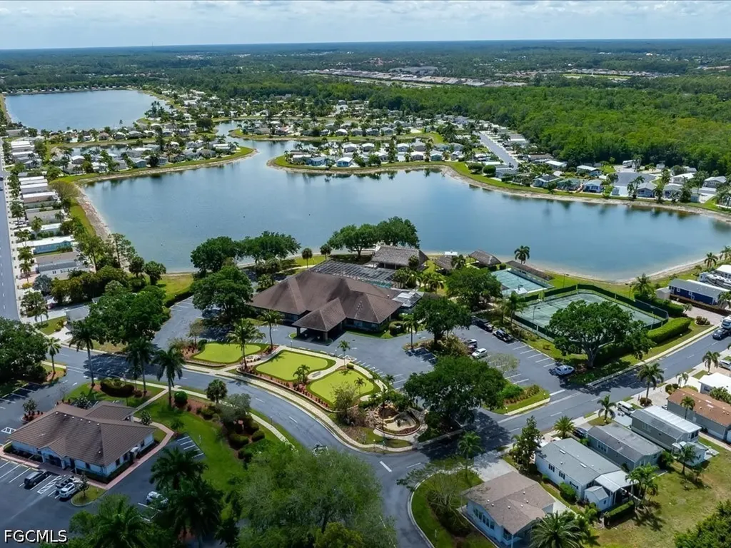 1022 Crystal Lake Drive Naples FL 34120