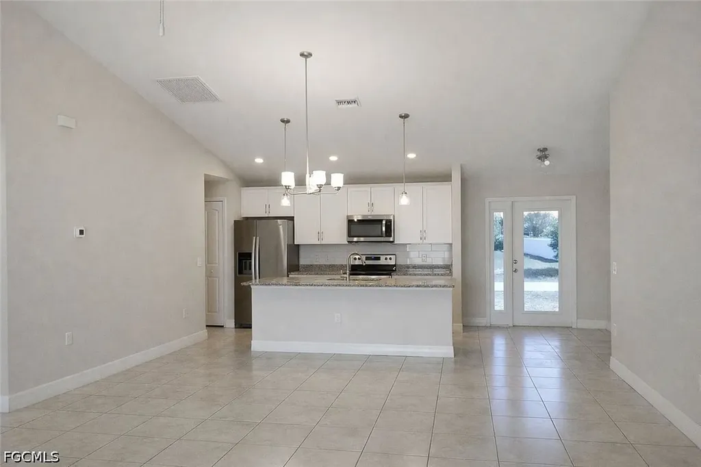 2600 NW 4th Avenue Cape Coral FL 33993