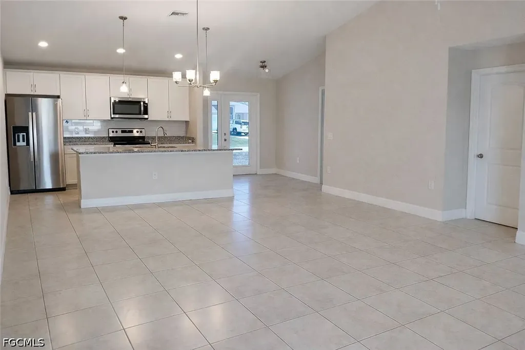2600 NW 4th Avenue Cape Coral FL 33993