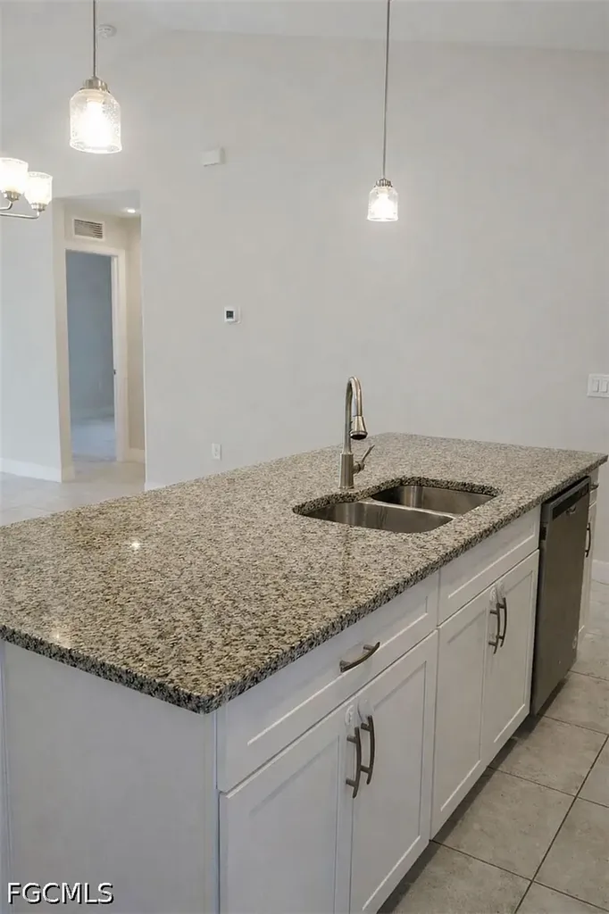 2600 NW 4th Avenue Cape Coral FL 33993