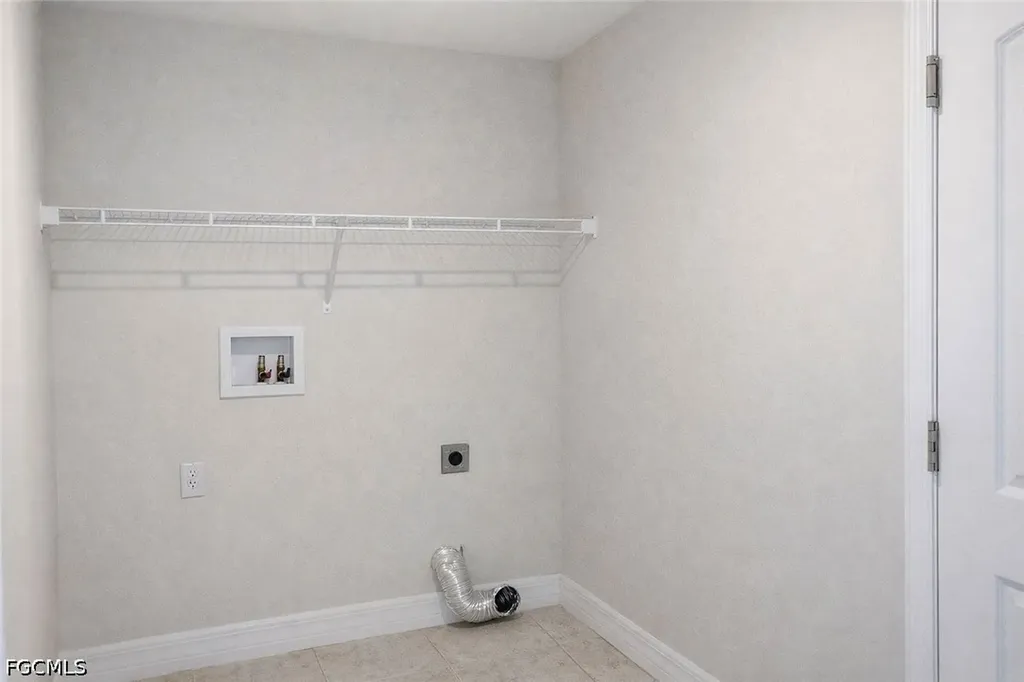 2600 NW 4th Avenue Cape Coral FL 33993