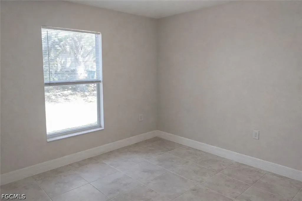 2600 NW 4th Avenue Cape Coral FL 33993