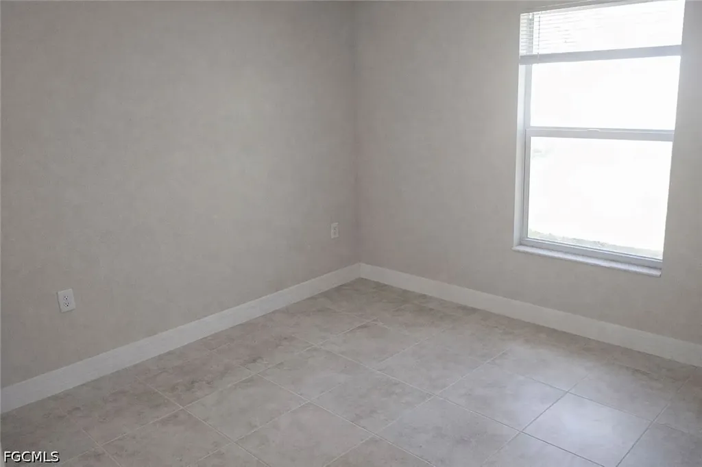 2600 NW 4th Avenue Cape Coral FL 33993
