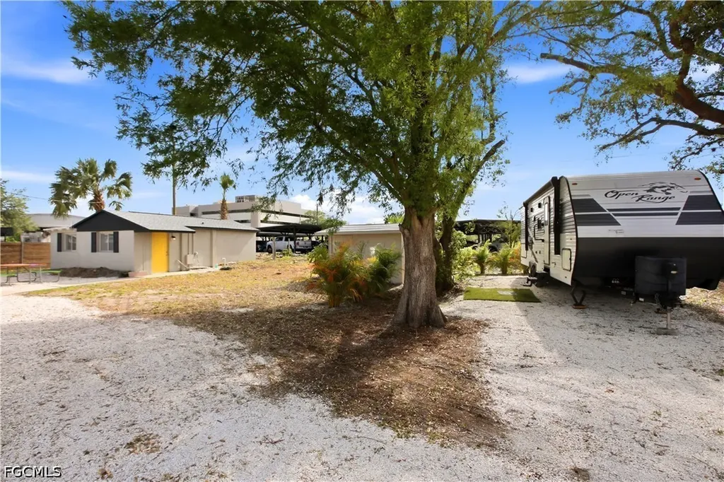 1640 Daniels Drive North Fort Myers FL 33917