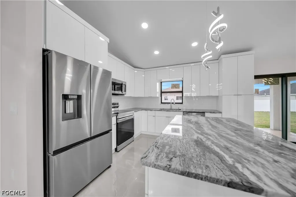 526 Kismet Parkway W Cape Coral FL 33993