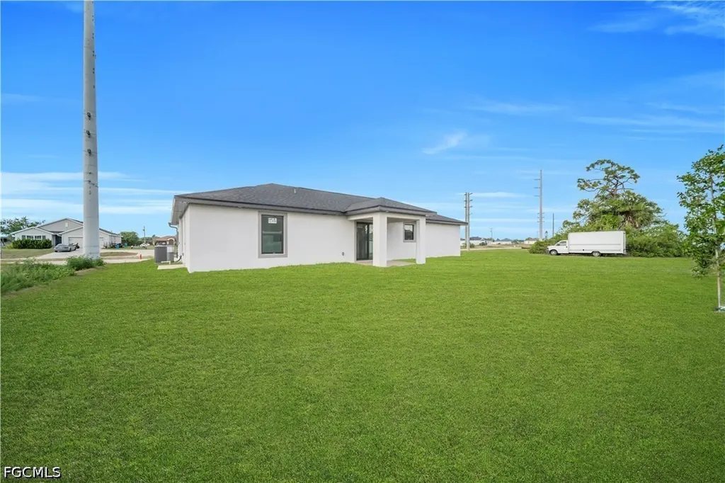 526 Kismet Parkway W Cape Coral FL 33993