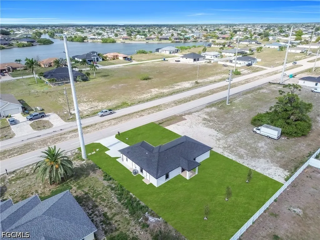 526 Kismet Parkway W Cape Coral FL 33993