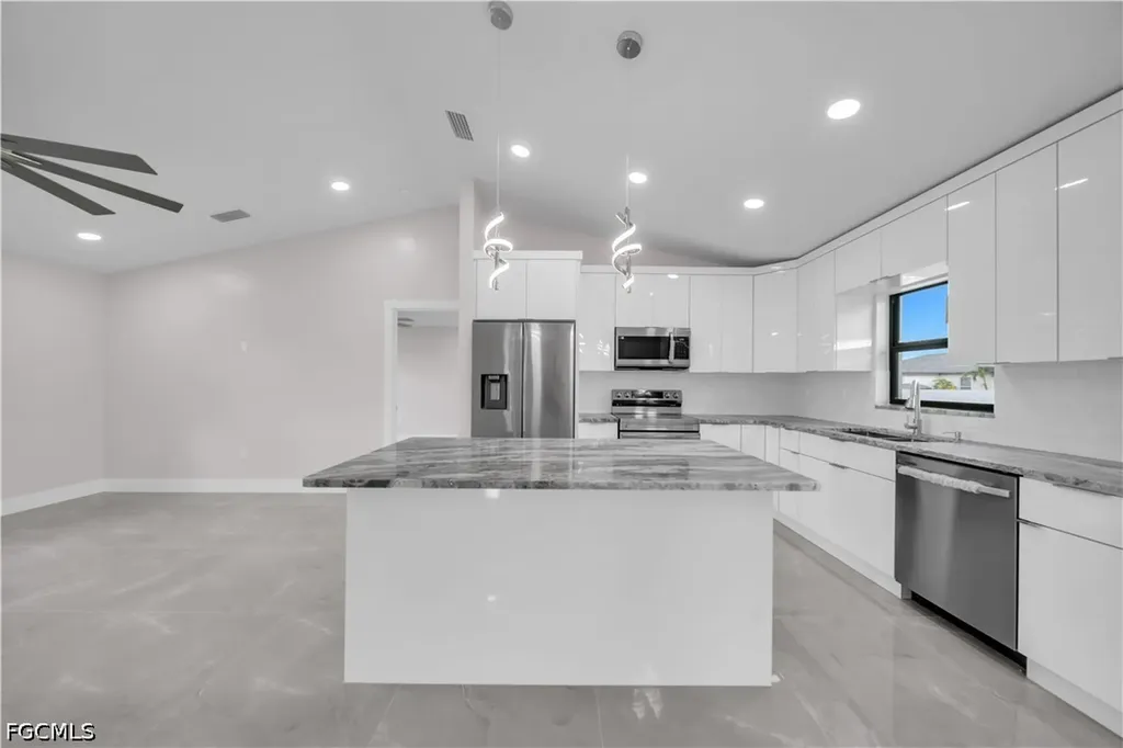 526 Kismet Parkway W Cape Coral FL 33993