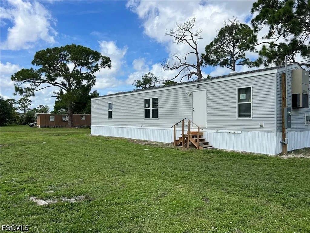 8086 Heck Drive North Fort Myers FL 33917