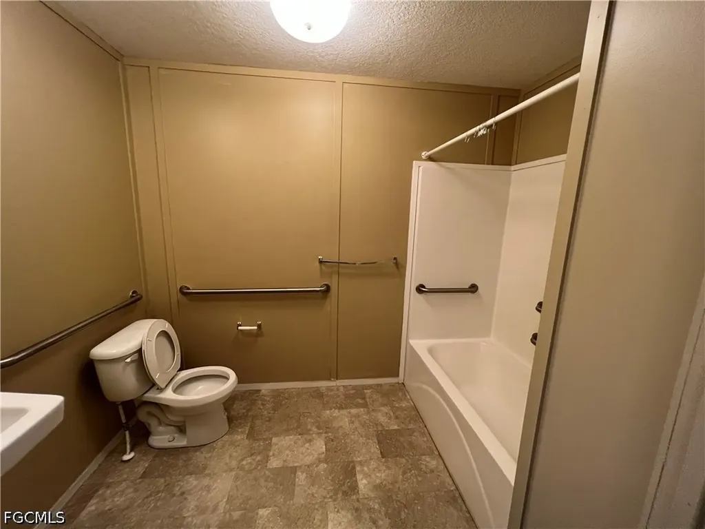 8086 Heck Drive North Fort Myers FL 33917