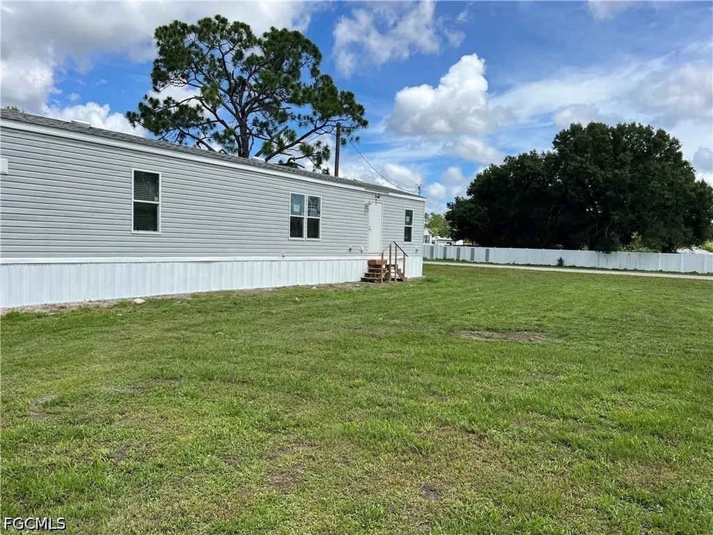 8086 Heck Drive North Fort Myers FL 33917