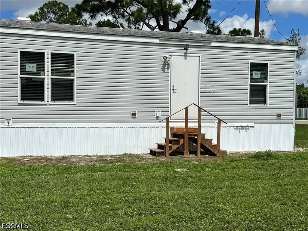 8086 Heck Drive North Fort Myers FL 33917