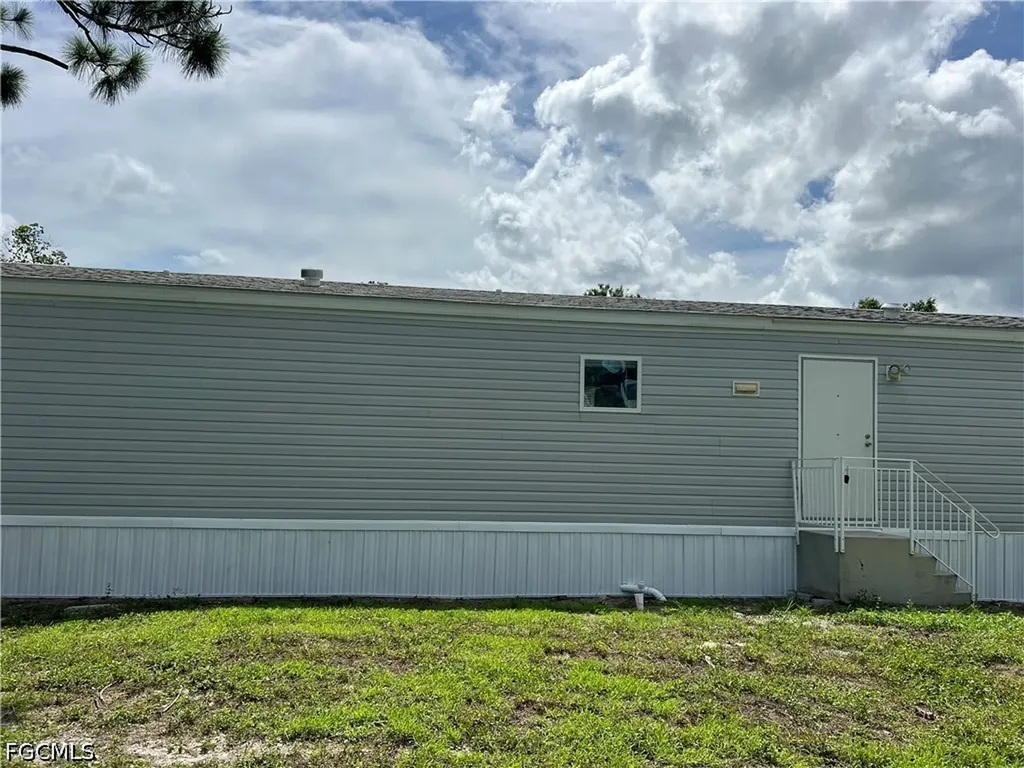 8086 Heck Drive North Fort Myers FL 33917