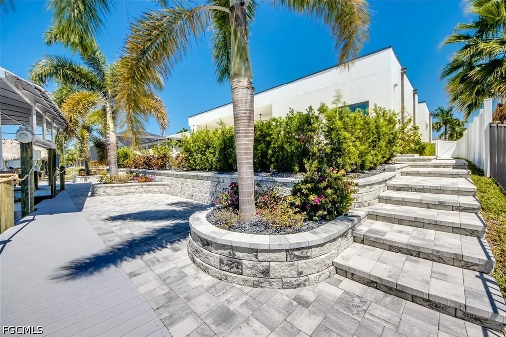 836 Miramar Court Cape Coral FL 33904