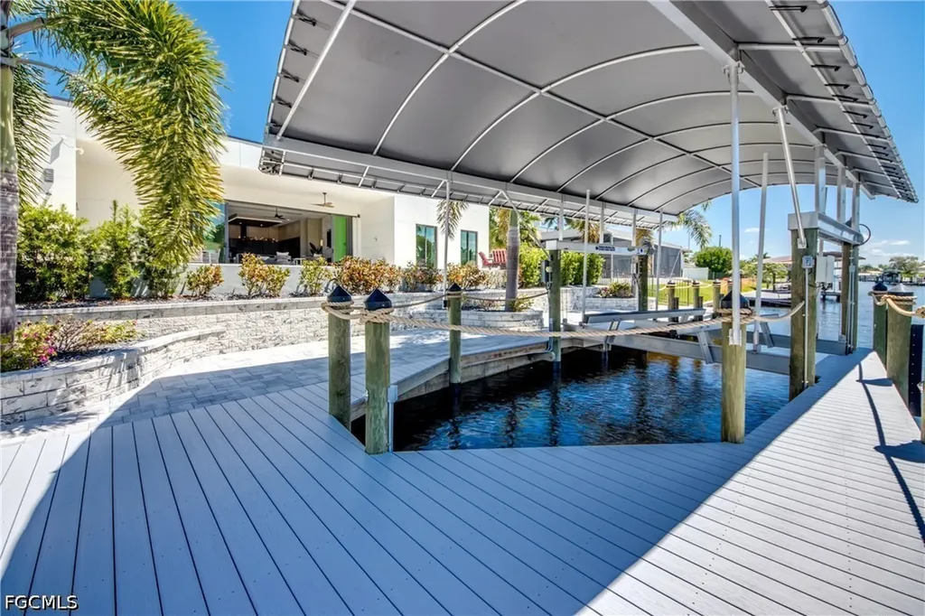836 Miramar Court Cape Coral FL 33904