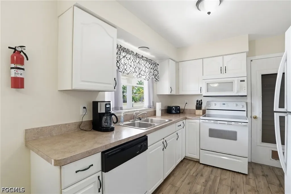 5117 Rutland Court Cape Coral FL 33904