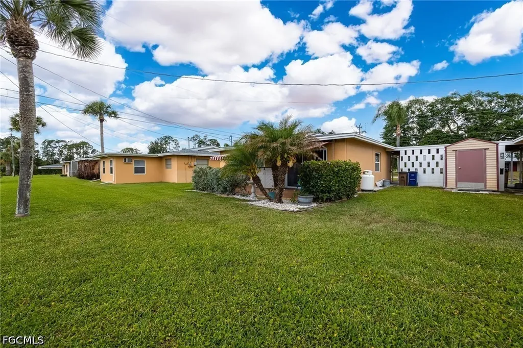 2206 E 6th Street Lehigh Acres FL 33936