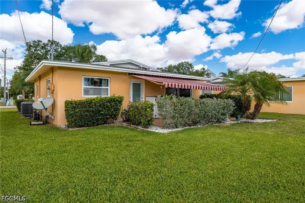 2206 E 6th Street Lehigh Acres FL 33936