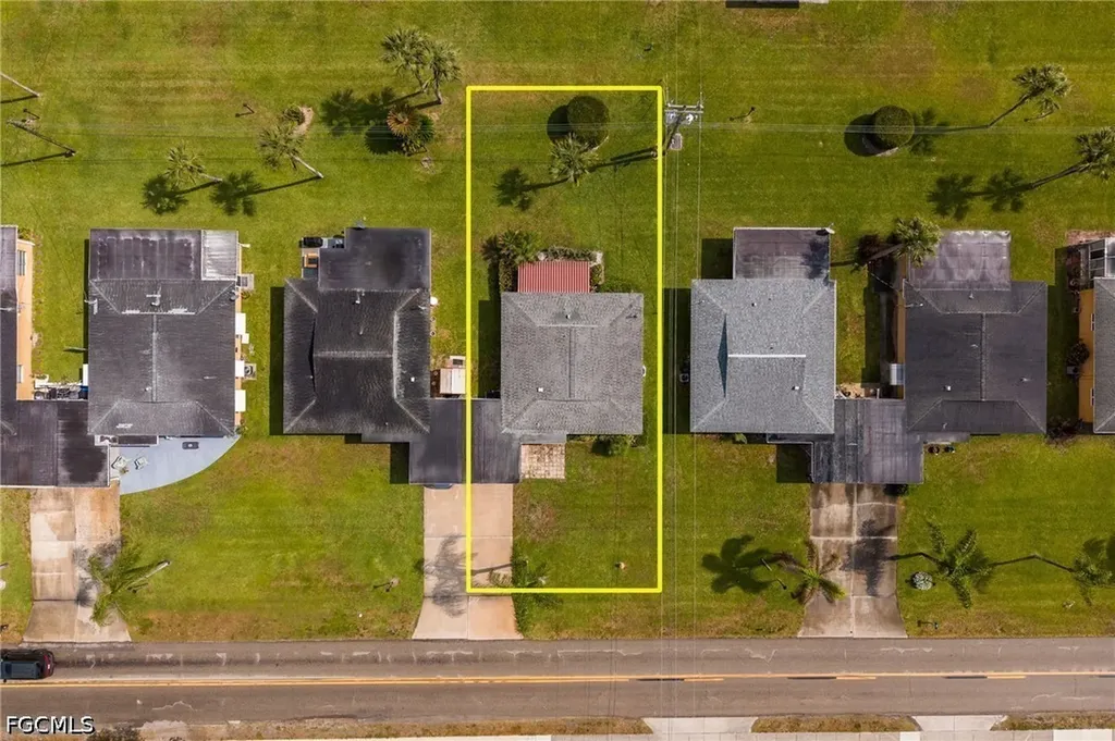 2206 E 6th Street Lehigh Acres FL 33936