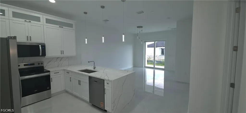 322/324 Poplar Street Lehigh Acres FL 33974