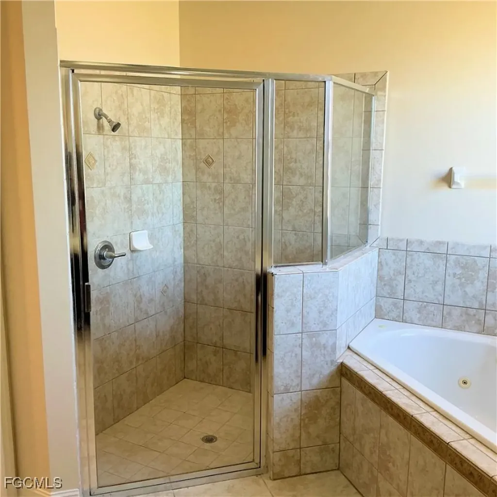 1249 NW 37th Avenue Cape Coral FL 33993