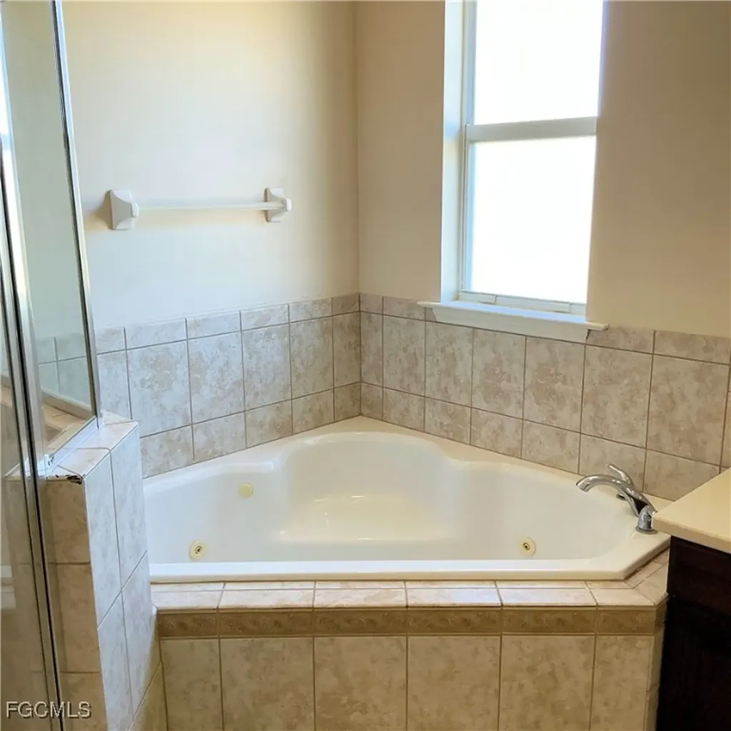 1249 NW 37th Avenue Cape Coral FL 33993
