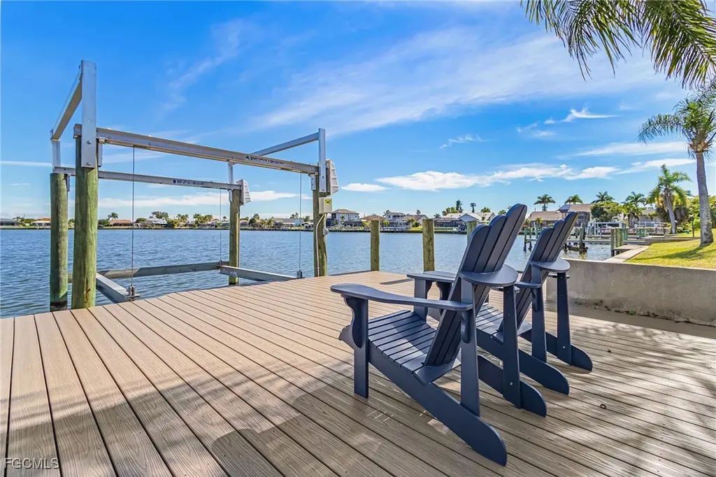 5019 Skyline Boulevard Cape Coral FL 33914
