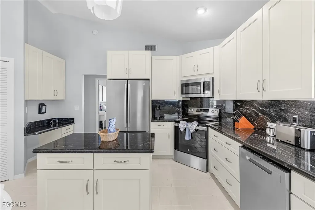 5019 Skyline Boulevard Cape Coral FL 33914