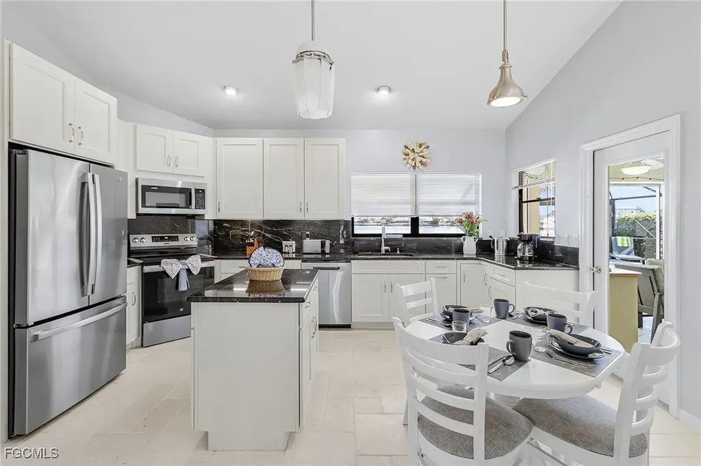 5019 Skyline Boulevard Cape Coral FL 33914