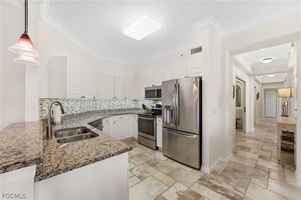 10061 Lake Cove Drive Fort Myers FL 33908