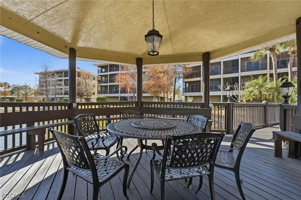 10061 Lake Cove Drive Fort Myers FL 33908