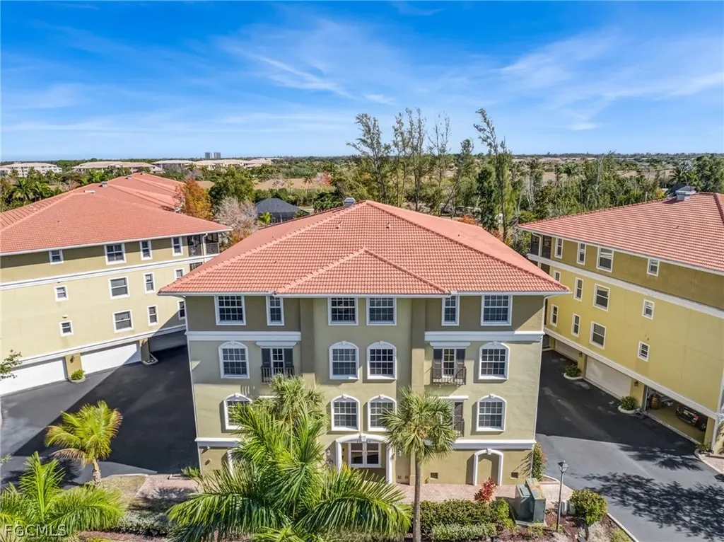 10061 Lake Cove Drive Fort Myers FL 33908