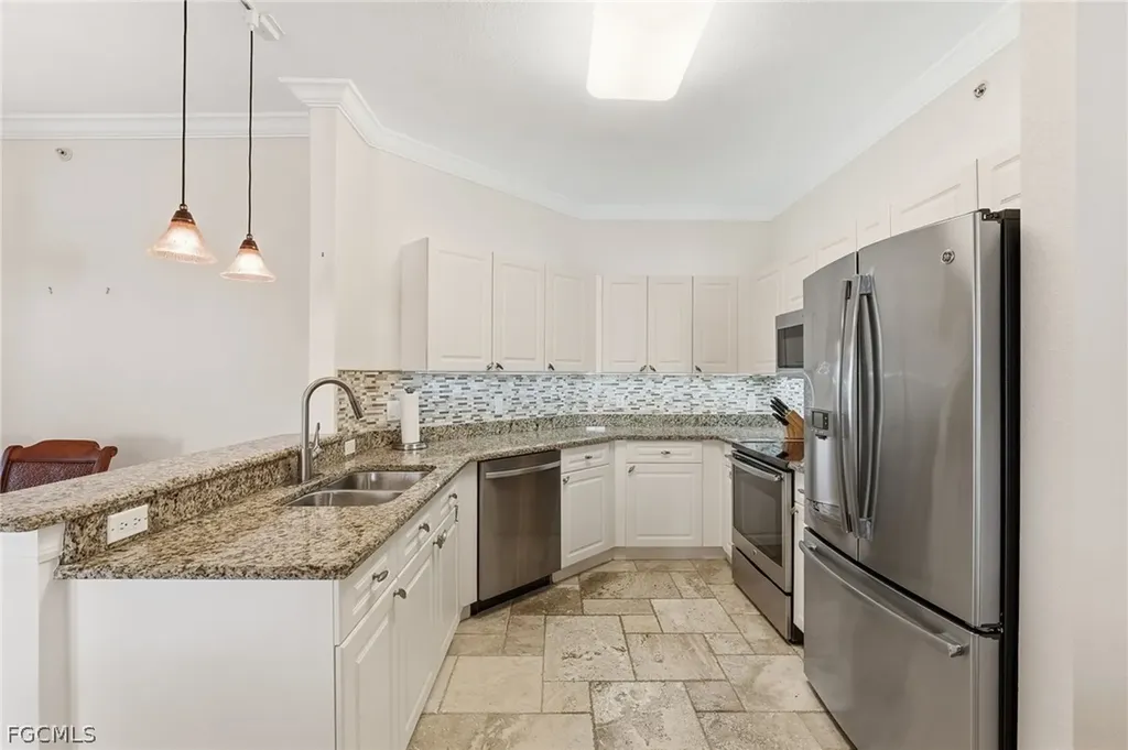10061 Lake Cove Drive Fort Myers FL 33908