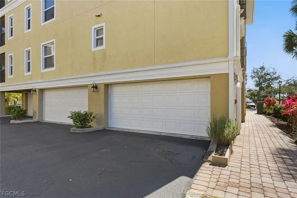 10061 Lake Cove Drive Fort Myers FL 33908