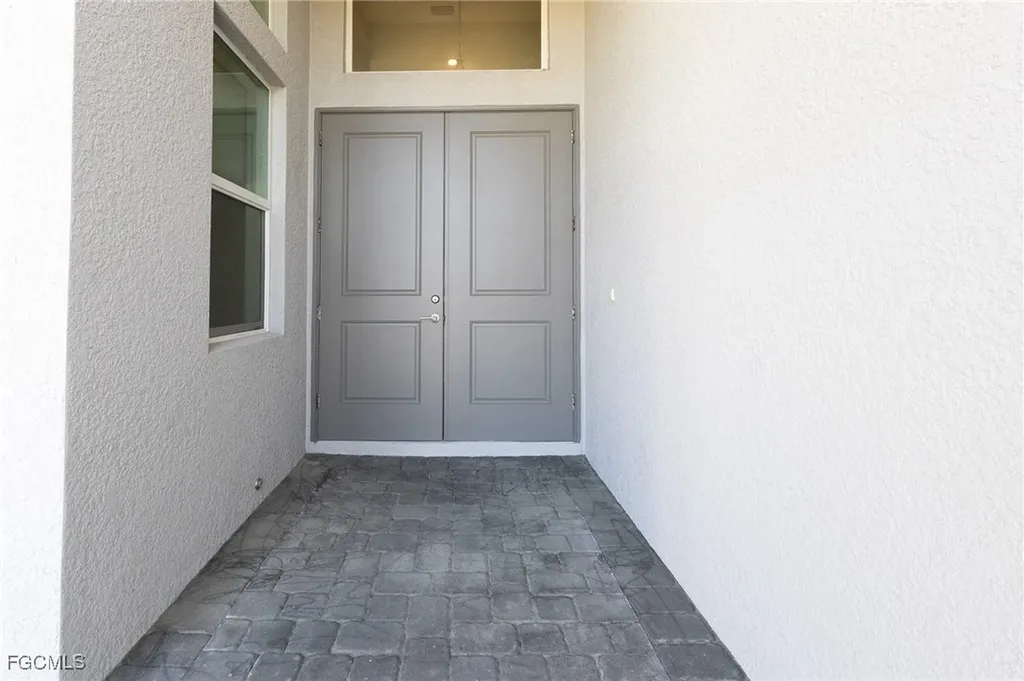 713 NW 37th Avenue Cape Coral FL 33993