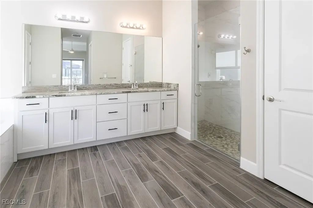 713 NW 37th Avenue Cape Coral FL 33993