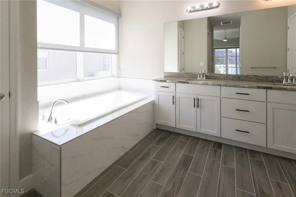 713 NW 37th Avenue Cape Coral FL 33993