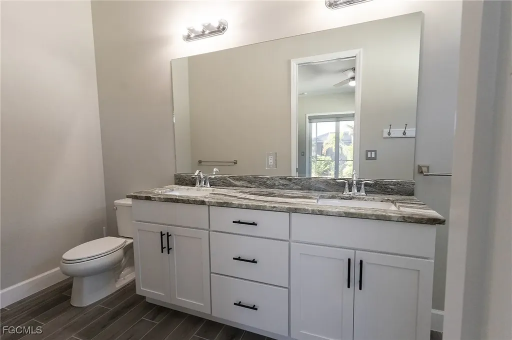 713 NW 37th Avenue Cape Coral FL 33993